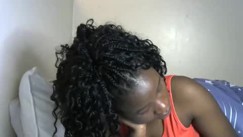 Snapshot of novaah chatting on October 13, 2:06 pm novaah online show from October 13, 2:06 pm