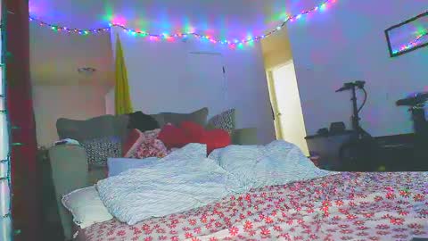 Snapshot of novaandducky chatting on September 10, 2:33 am NovaAndDucky online show from September 10, 2:33 am