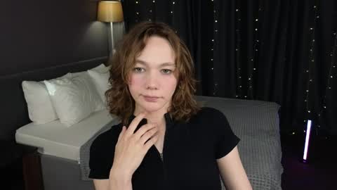Snapshot of novaeva_ chatting on June 1, 12:01 am Eva online show from June 1, 12:01 am