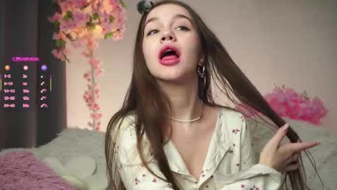 Dina online show from November 11, 1:27 am