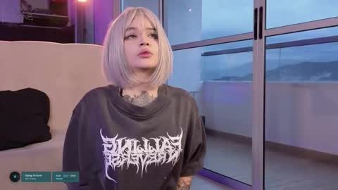 Snapshot of noxarcanee chatting on November 16, 10:37 pm Goth Darling online show from November 16, 10:37 pm