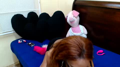 Snapshot of nubiangiggles chatting on April 10, 8:52 am Nubiangiggles online show from April 10, 8:52 am