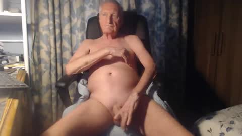 nudecambud online show from May 31, 4:31 am
