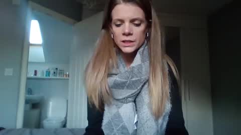 Alice  Nudgeman online show from November 25, 9:09 am