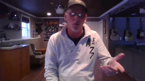 Snapshot of nudistguy194549 chatting on January 12, 8:25 pm Nudistguy online show from January 12, 8:25 pm