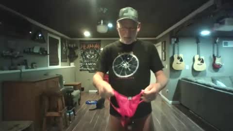 Snapshot of nudistguy194549 chatting on November 2, 10:45 pm Nudistguy online show from November 2, 10:45 pm