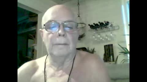 Haky online show from December 12, 2:11 pm
