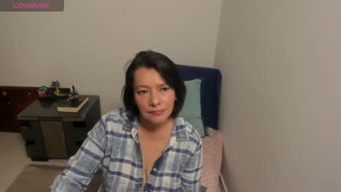 nuit_rose online show from October 11, 2:33 am