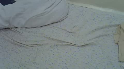 Snapshot of nunu_40 chatting on February 11, 5:07 pm nunu_40 online show from February 11, 5:07 pm