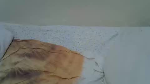 Snapshot of nunu_40 chatting on February 19, 5:42 pm nunu_40 online show from February 19, 5:42 pm