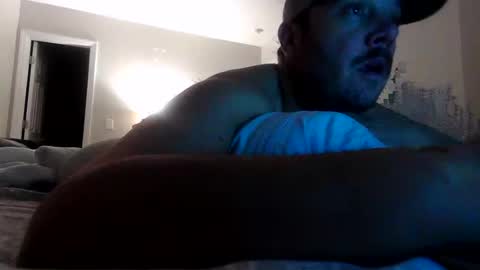 nuttincowboy727272 online show from February 17, 2:41 am