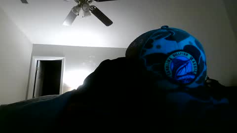 nuttincowboy727272 online show from May 7, 12:38 am