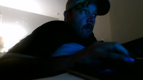 nuttincowboy727272 online show from May 10, 11:10 pm