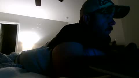 nuttincowboy727272 online show from May 13, 1:03 am
