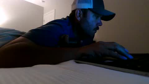 nuttincowboy727272 online show from May 19, 1:56 am
