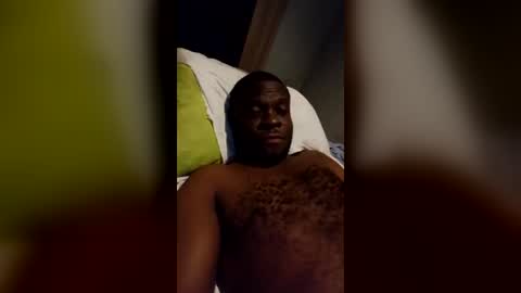Snapshot of nutyfreshboy chatting on July 1, 10:31 pm nutyfreshboy online show from July 1, 10:31 pm