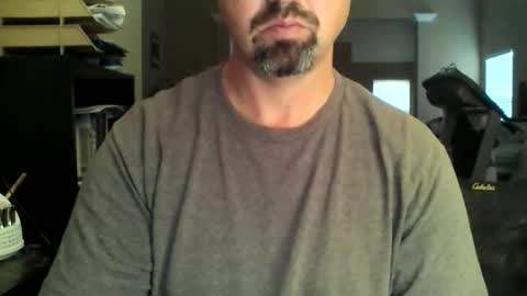 nvrenuff1979 online show from November 17, 12:33 pm