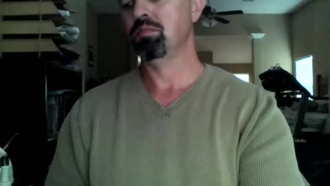 nvrenuff1979 online show from November 28, 9:17 pm