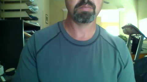 nvrenuff1979 online show from April 14, 9:21 pm