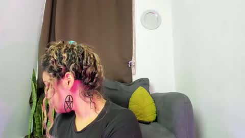 Nia online show from April 27, 12:52 am