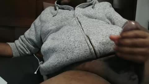 Snapshot of nybibrown chatting on January 19, 3:50 am nycbator online show from January 19, 3:50 am