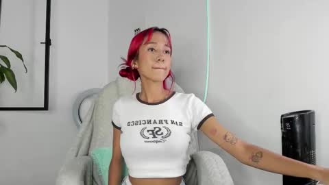Snapshot of nyck_doll chatting on September 19, 8:27 am NICK online show from September 19, 8:27 am