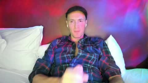 Snapshot of nyhudsonvalleyfun chatting on November 18, 3:45 am HudsonValleyNYfun online show from November 18, 3:45 am