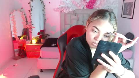 nyla  online show from April 21, 7:06 pm