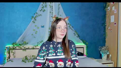 Kat online show from December 15, 7:10 pm