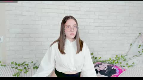 Snapshot of nymphalean chatting on November 7, 9:31 am Kat online show from November 7, 9:31 am