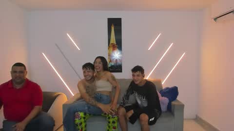 nympho_nathy_sophi online show from December 13, 9:09 pm