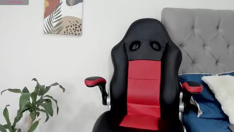 Nyra online show from February 14, 7:54 pm