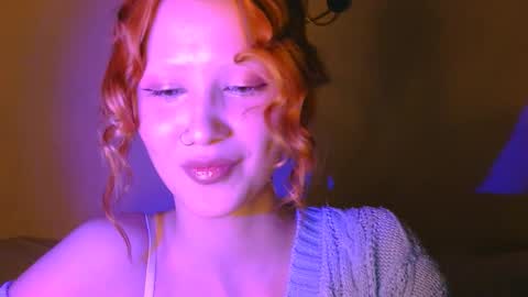 Snapshot of nyra_thira chatting on October 11, 9:13 pm nyra_thira online show from October 11, 9:13 pm