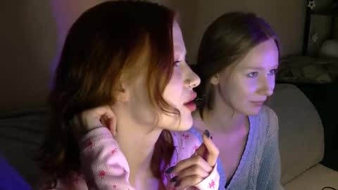 Snapshot of nyra_thira chatting on March 29, 4:07 pm nyra_thira online show from March 29, 4:07 pm