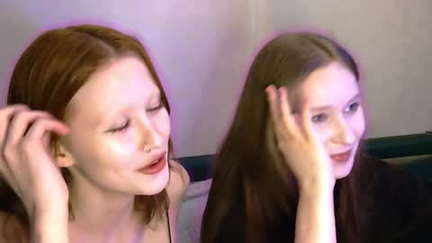 Snapshot of nyra_thira chatting on April 4, 6:38 pm nyra_thira online show from April 4, 6:38 pm