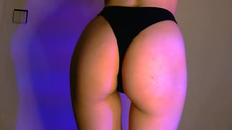 Snapshot of nyra_thira chatting on April 10, 3:39 pm nyra_thira online show from April 10, 3:39 pm