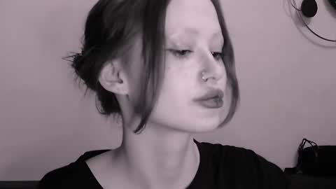 Snapshot of nyra_thira chatting on April 11, 4:00 pm nyra_thira online show from April 11, 4:00 pm