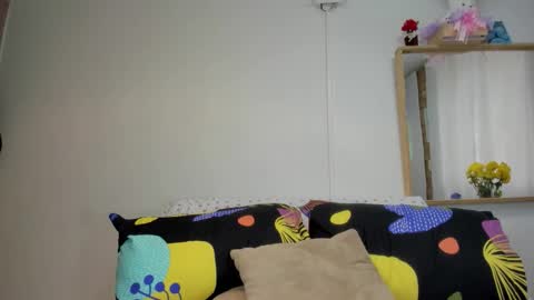 Snapshot of nyusha619933 chatting on October 27, 8:46 pm Laura nyu online show from October 27, 8:46 pm