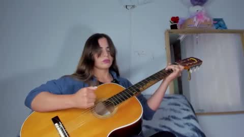 Snapshot of nyusha619933 chatting on December 5, 9:00 pm Laura nyu online show from December 5, 9:00 pm