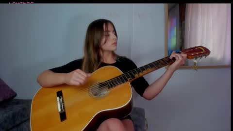 Snapshot of nyusha619933 chatting on February 3, 8:58 pm Laura nyu online show from February 3, 8:58 pm