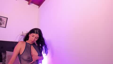 nyxa_ online show from October 22, 9:03 pm