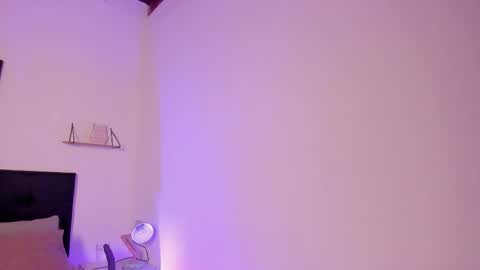 nyxa_ online show from November 6, 2:34 am