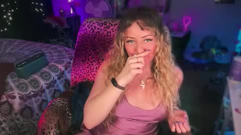 nyxxen online show from March 15, 1:55 am