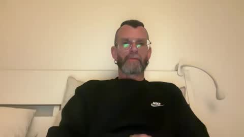 Snapshot of o_johnny_deep_o chatting on November 25, 9:04 pm Jonathan Deep online show from November 25, 9:04 pm