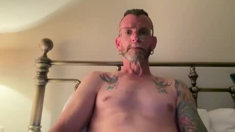 Snapshot of o_johnny_deep_o chatting on January 5, 8:34 pm Jonathan Deep online show from January 5, 8:34 pm