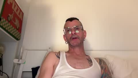 Snapshot of o_johnny_deep_o chatting on February 14, 4:59 pm Jonathan Deep online show from February 14, 4:59 pm