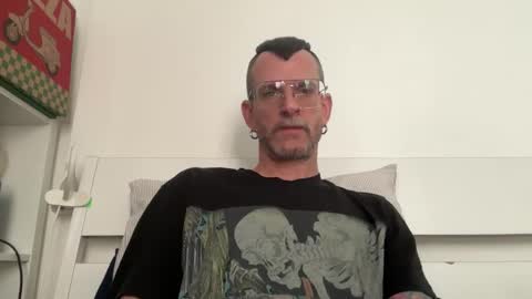 Snapshot of o_johnny_deep_o chatting on February 23, 9:06 am Jonathan Deep online show from February 23, 9:06 am