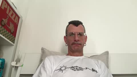 Snapshot of o_johnny_deep_o chatting on February 25, 12:04 pm Jonathan Deep online show from February 25, 12:04 pm