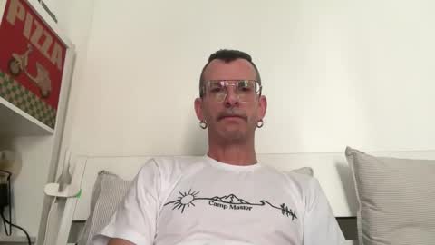 Snapshot of o_johnny_deep_o chatting on February 26, 9:19 am Jonathan Deep online show from February 26, 9:19 am