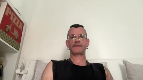 Snapshot of o_johnny_deep_o chatting on March 1, 10:06 am Jonathan Deep online show from March 1, 10:06 am